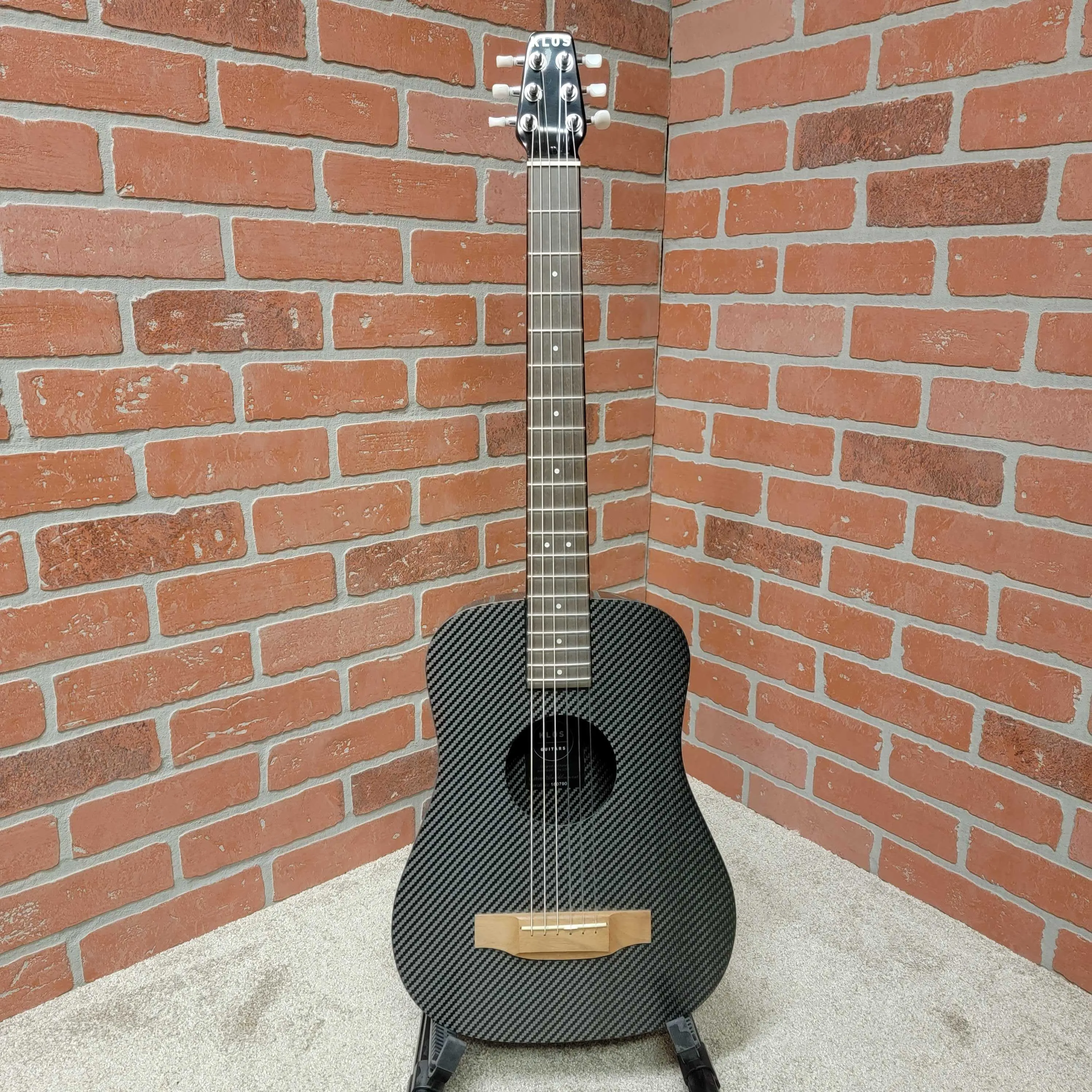 Hybrid Travel Guitar - Nylon (Refurbished)